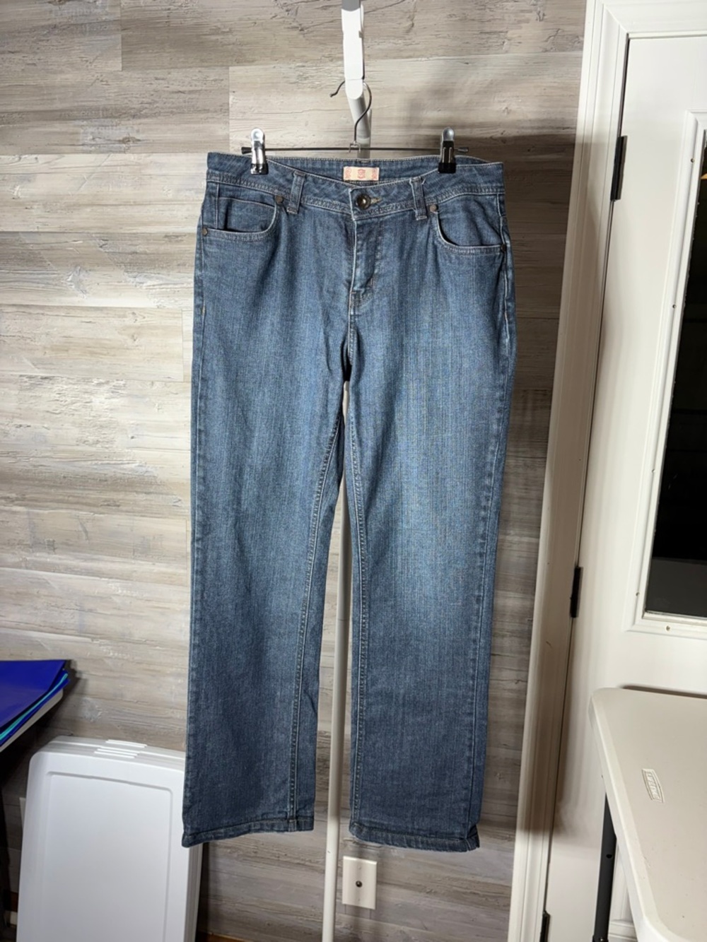 Women's Straight-Leg Jeans in Blue Denim 1526
